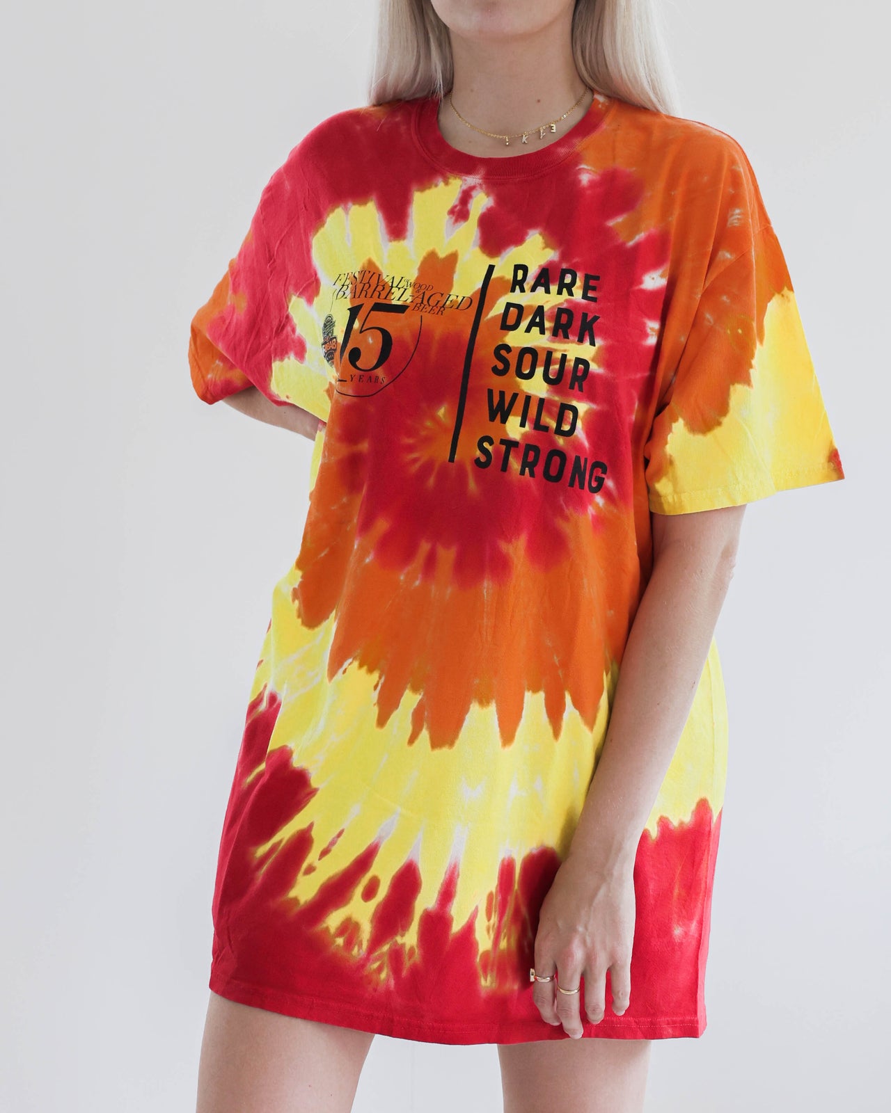 T-shirt tie&dye rouge "Rare dark sour wild strong" XL