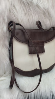 Vintage-Handtasche mit cremefarbenem und braunem Schulterriemen 