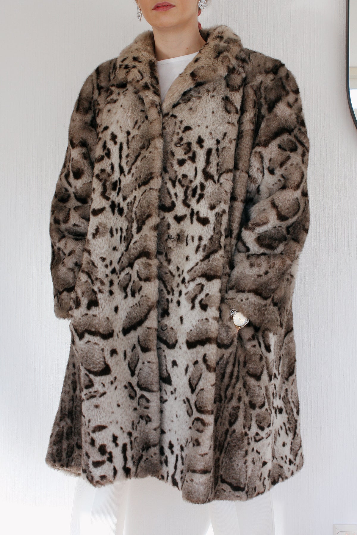 Grauer Leoparden-Kunstpelzmantel M/L