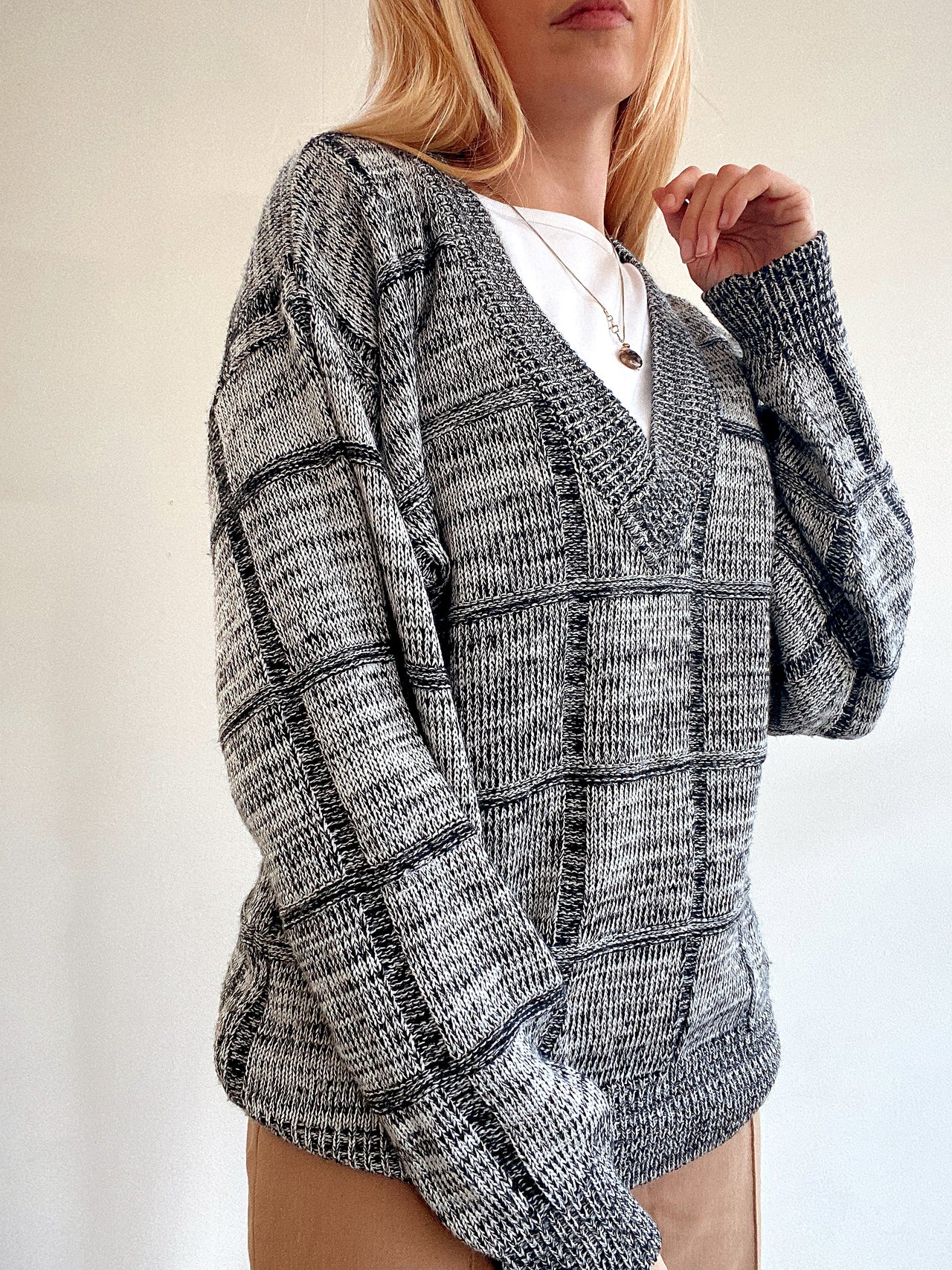 Pull vintage en laine gris col V