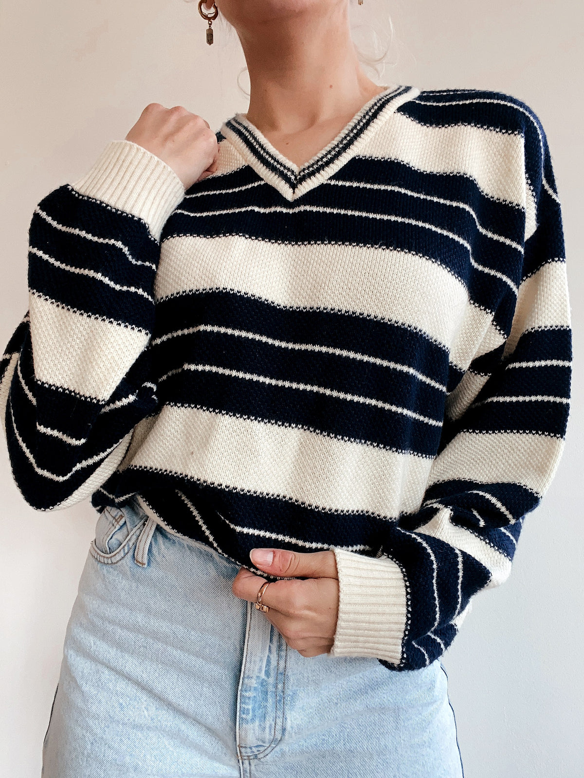 Blue knit turtleneck sweater with beige patterns M