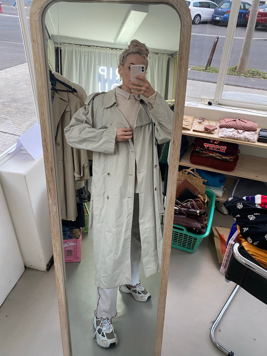 Trench Coat 70/80s beige, boutons beige, avec ceinture L