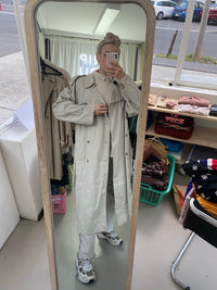 Trench Coat 70/80s beige, boutons beige, avec ceinture L