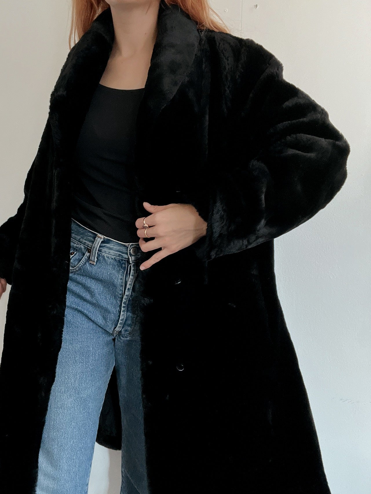 Vintage schwarzer Kunstpelzmantel M