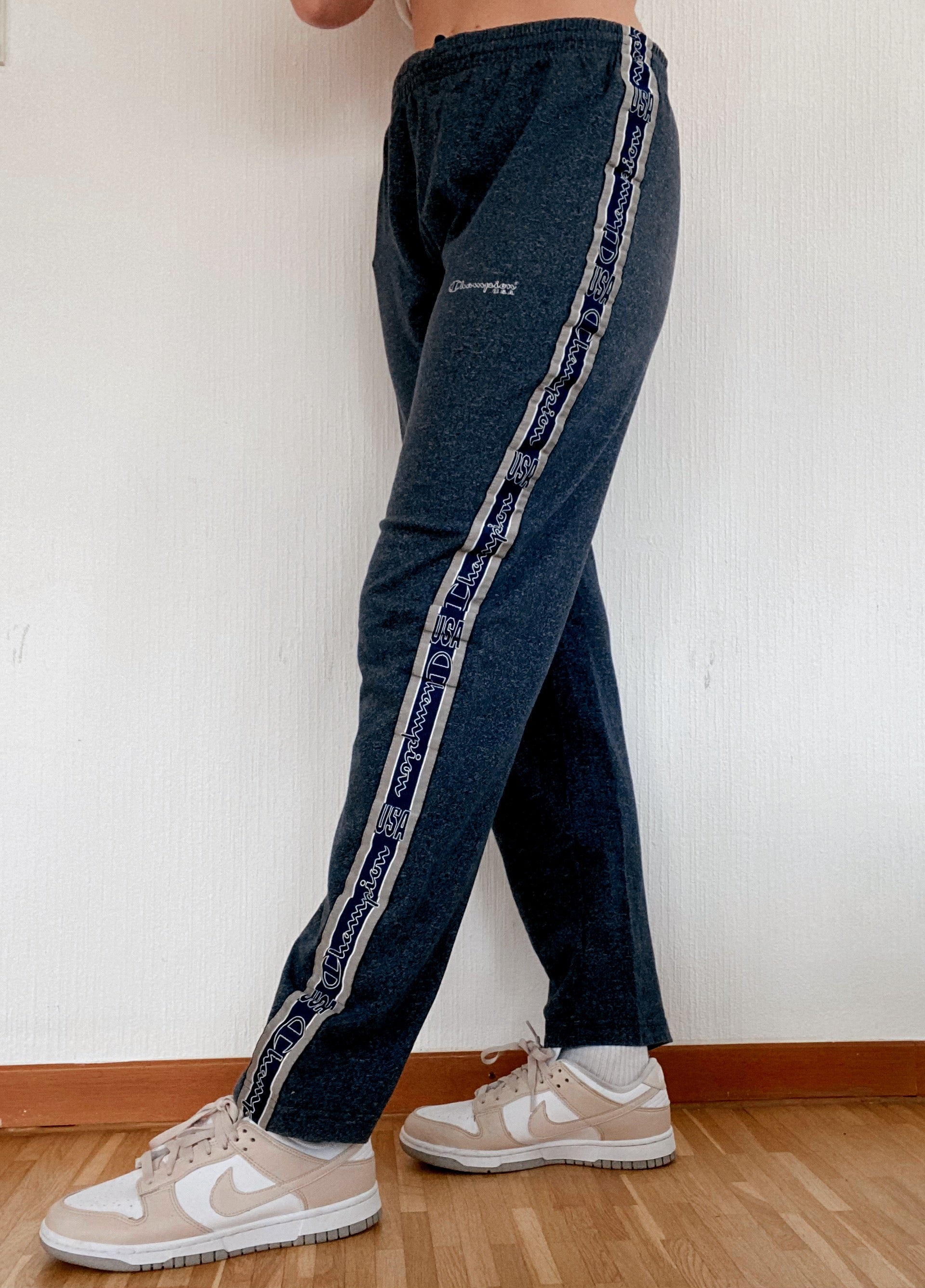 Champion XL dunkelblaue und graue Jogginghose