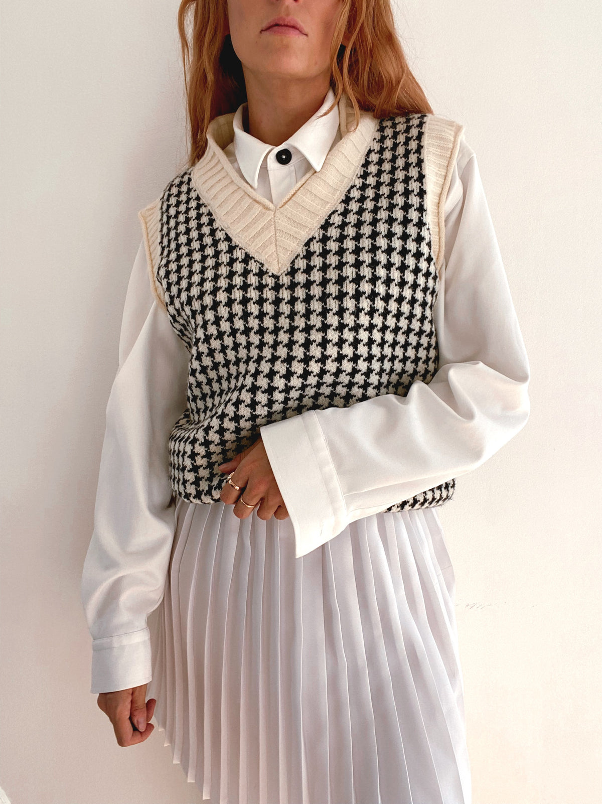 Gilet vintage sans manche en laine noir et blanc cassé L