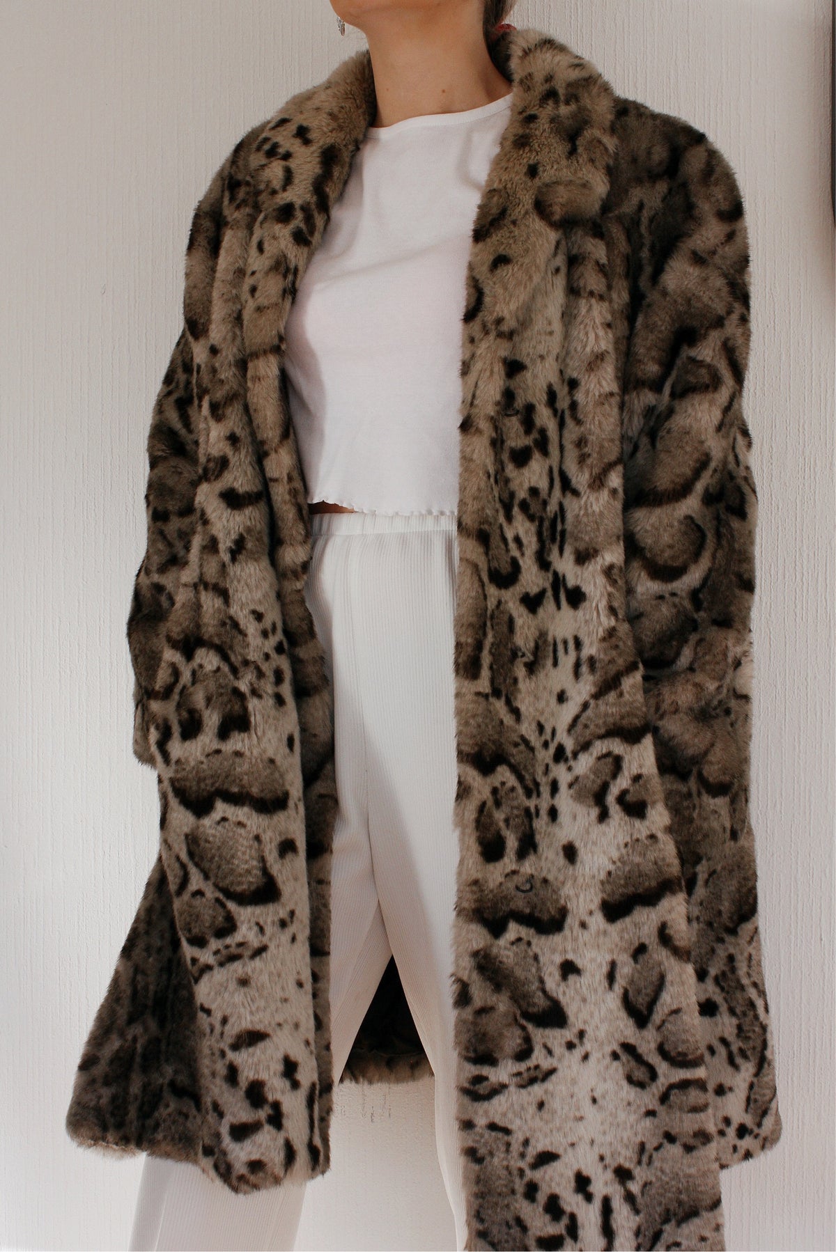 Grauer Leoparden-Kunstpelzmantel M/L