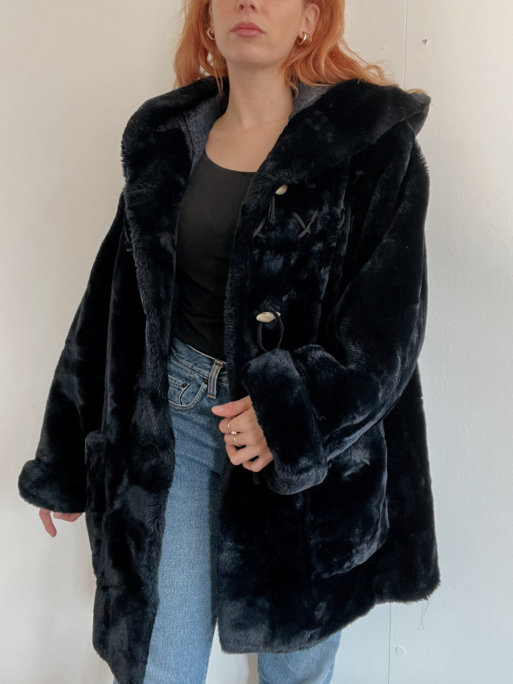 Vintage dunkelblauer Kunstpelzmantel mit Kapuze M/L