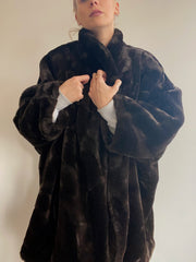 Manteau en fausse fourrure brune extra oversized