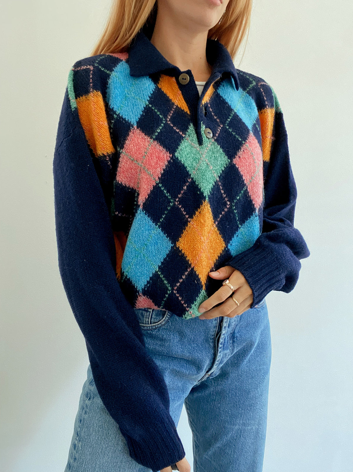 Pull vintage en laine bleu foncé et multicolore