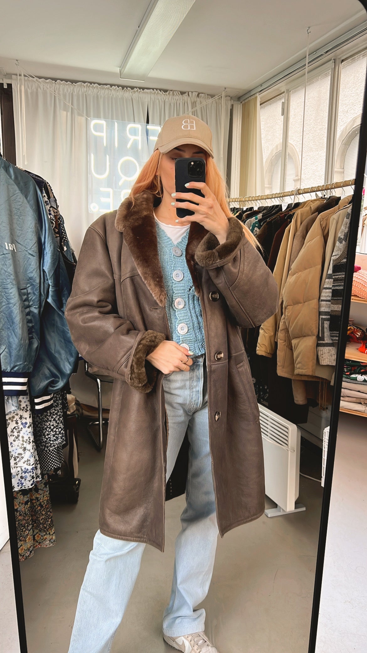 Taupe/brauner Lammfellmantel Curi außen M/L 