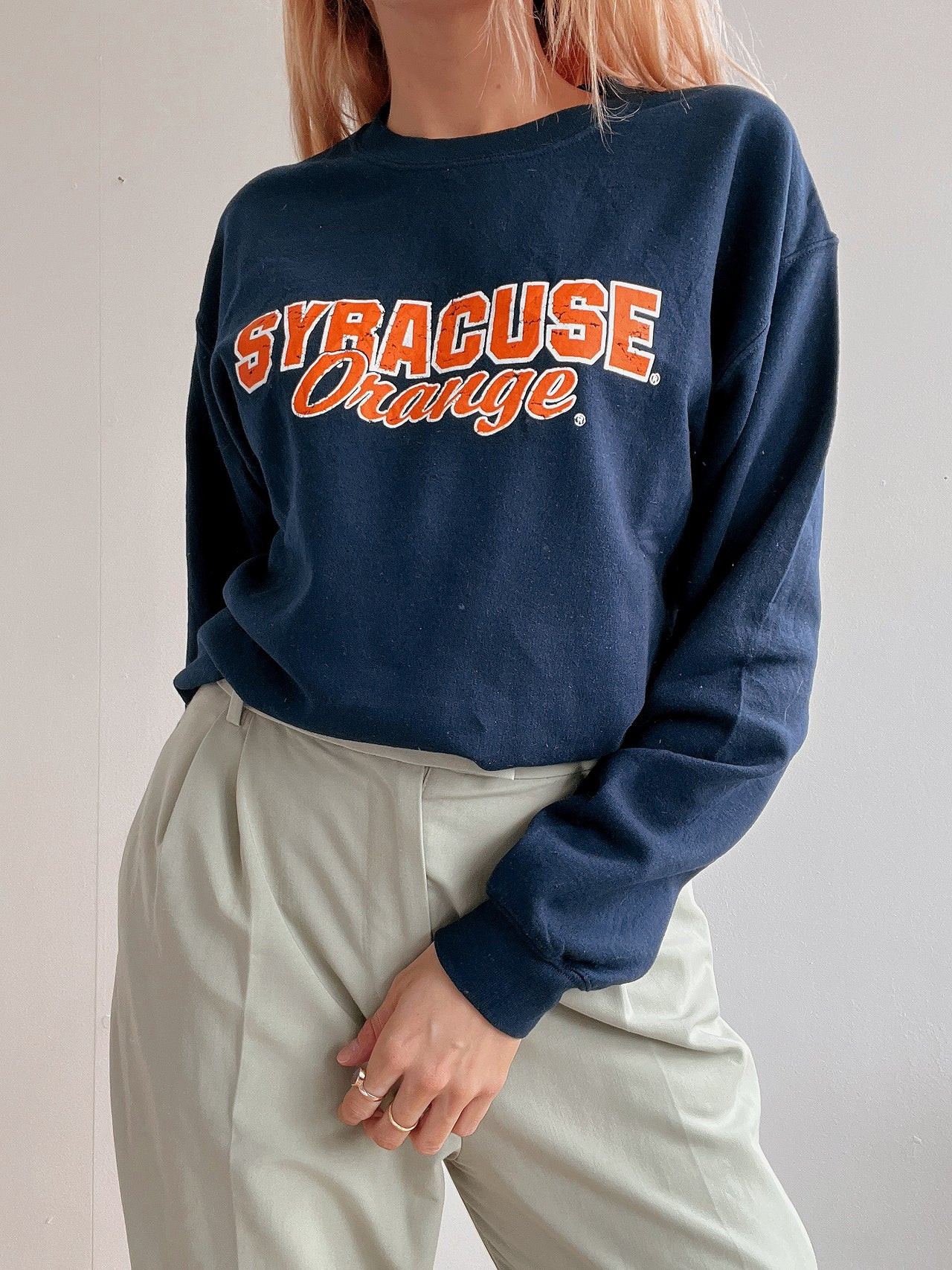 Pull vintage américain bleu foncé et orange Siracusa M