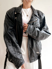 Schwarze Leder-Bikerjacke