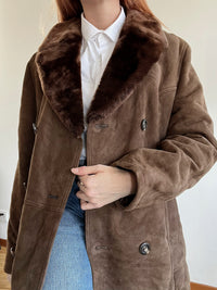 Dunkelbrauner Lammfellmantel mit Wildleder-Außenseite M/L 