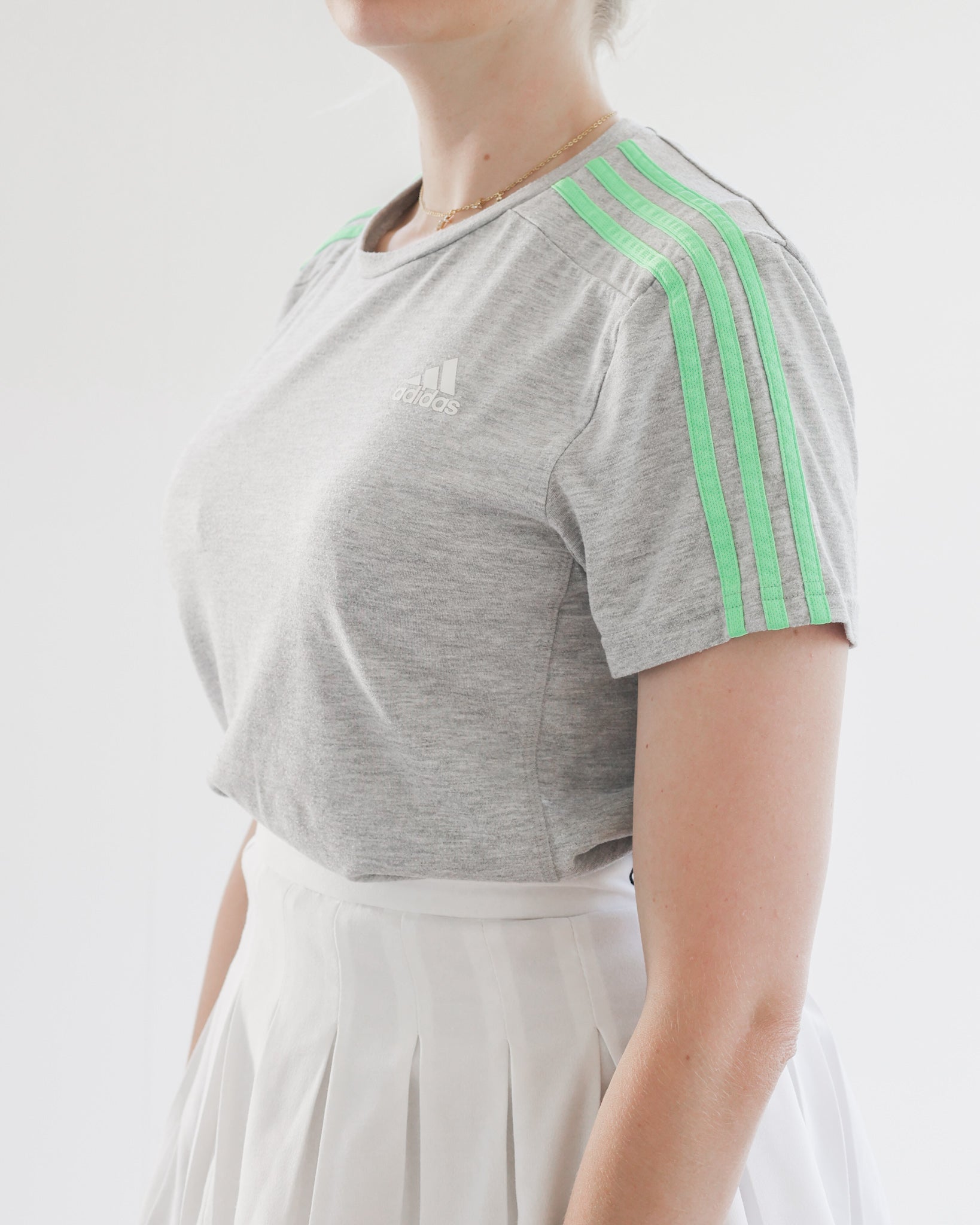 T-shirt gris avec bandes vertes fluo Adidas S/M