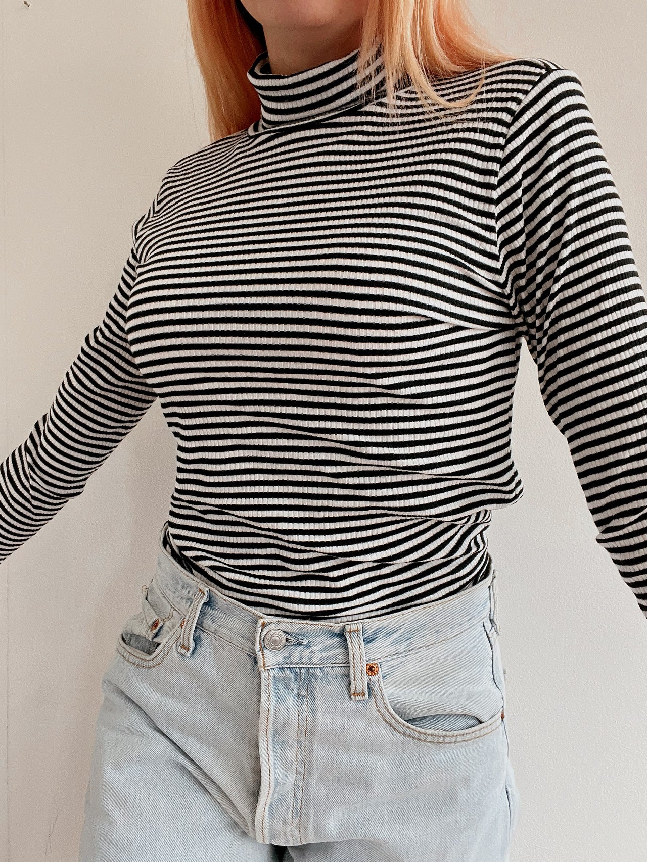 Pull basic col roulé noir et blanc S