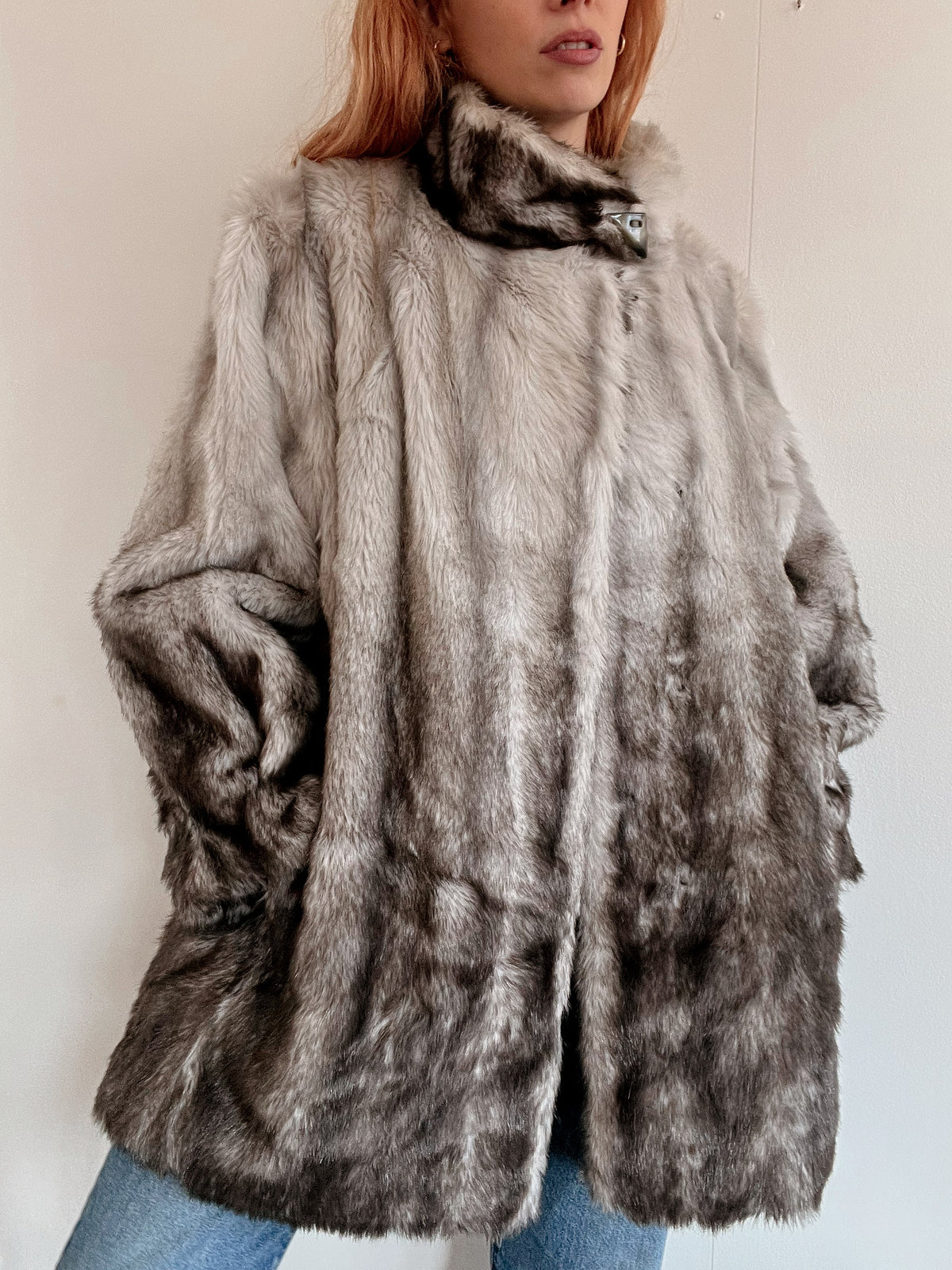 Vintage graue Yeti-Kunstpelzjacke M