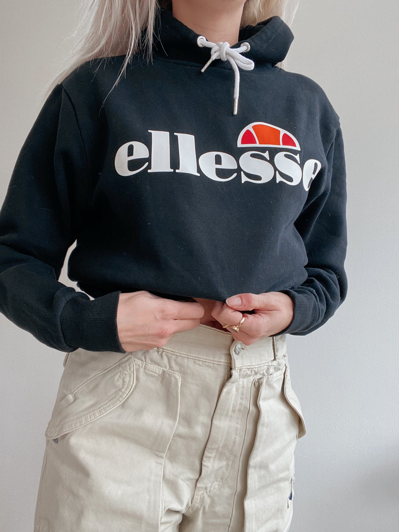 Schwarzer Kapuzenpullover Ellesse S