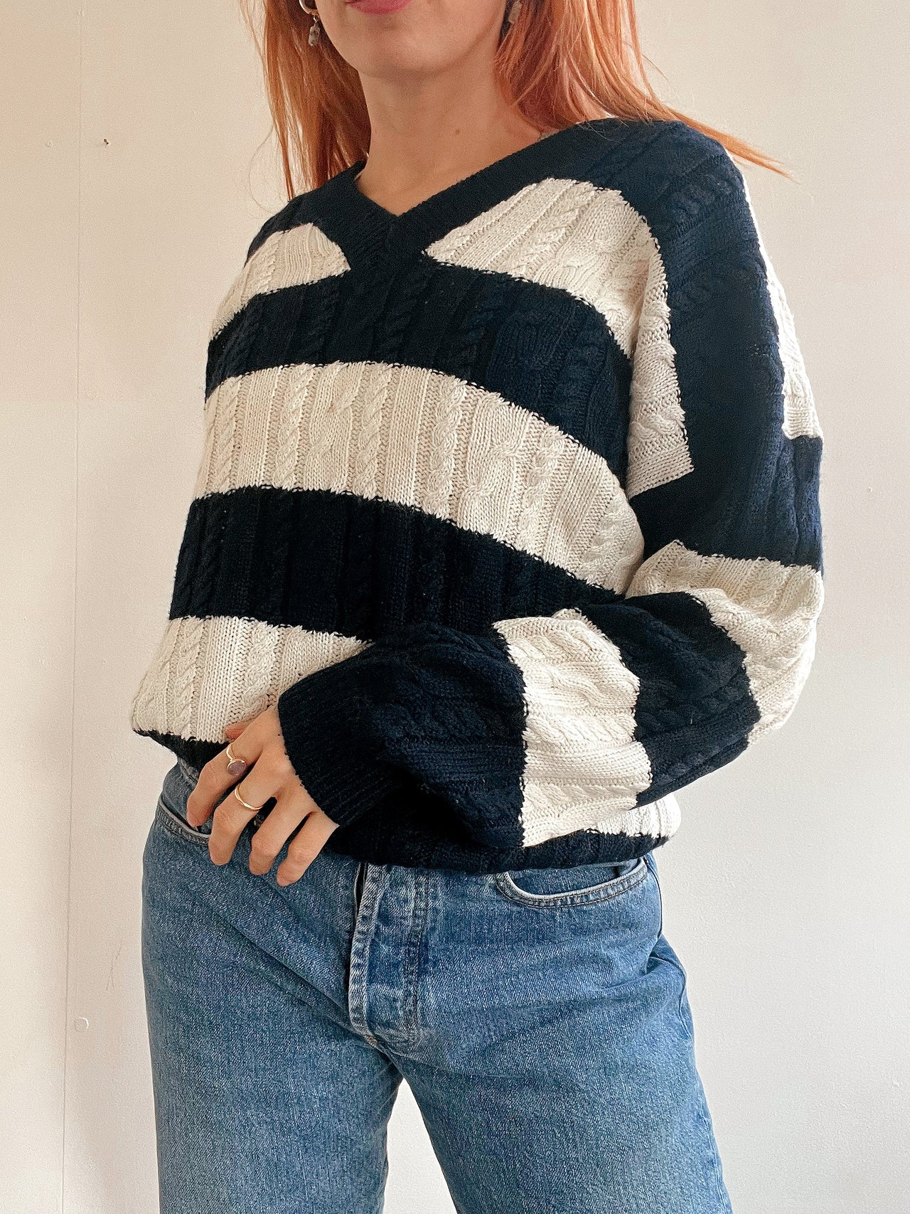 Pull vintage en maille  bleu foncé et blanc M