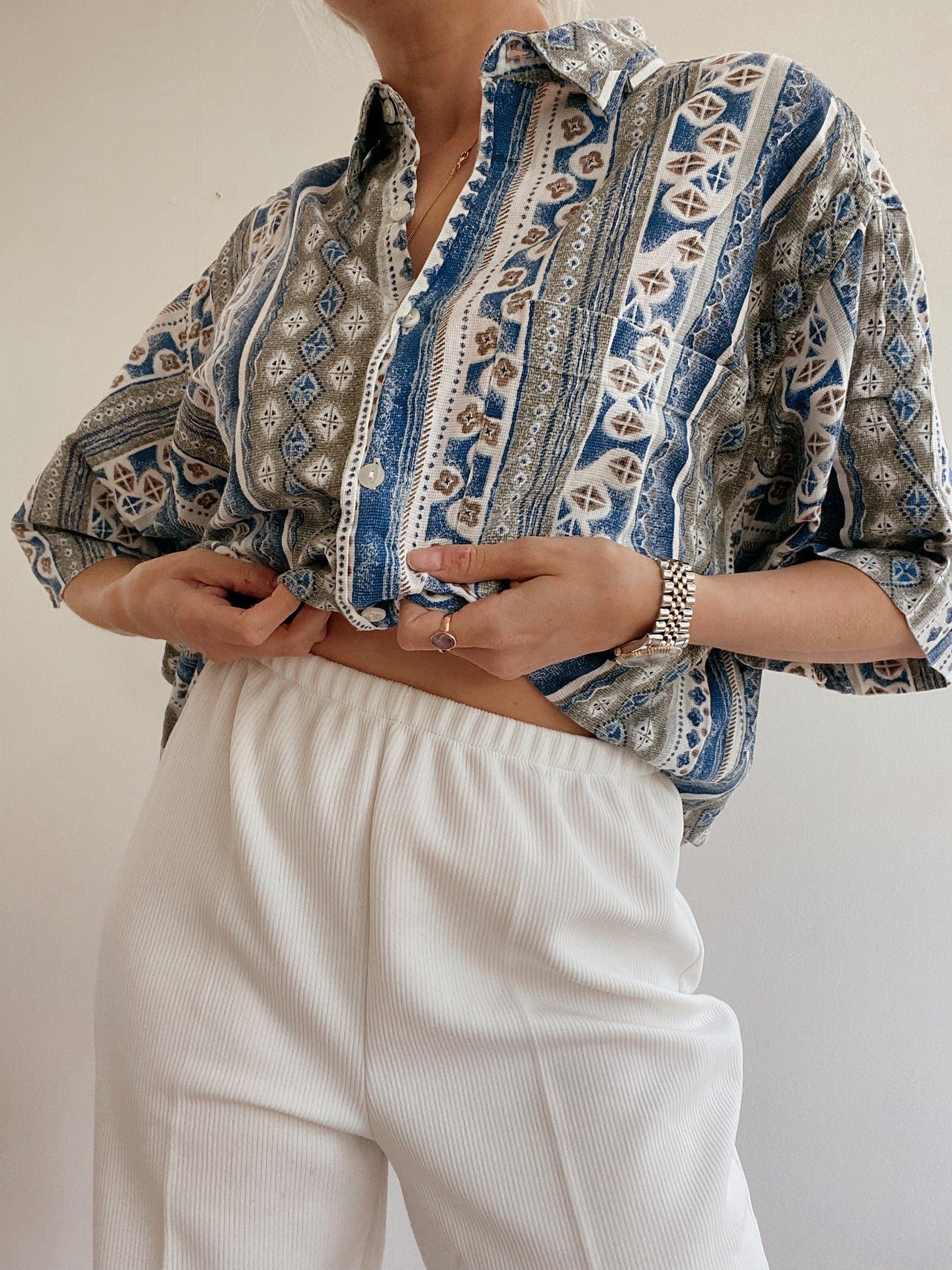 Vintage 80/90s beige and khaki shirt with patterns L