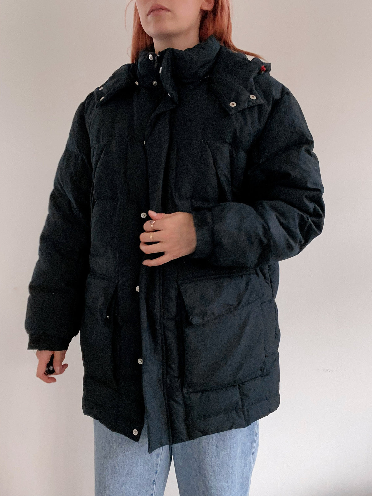 Vintage schwarze Daunenjacke mit Kapuze L 