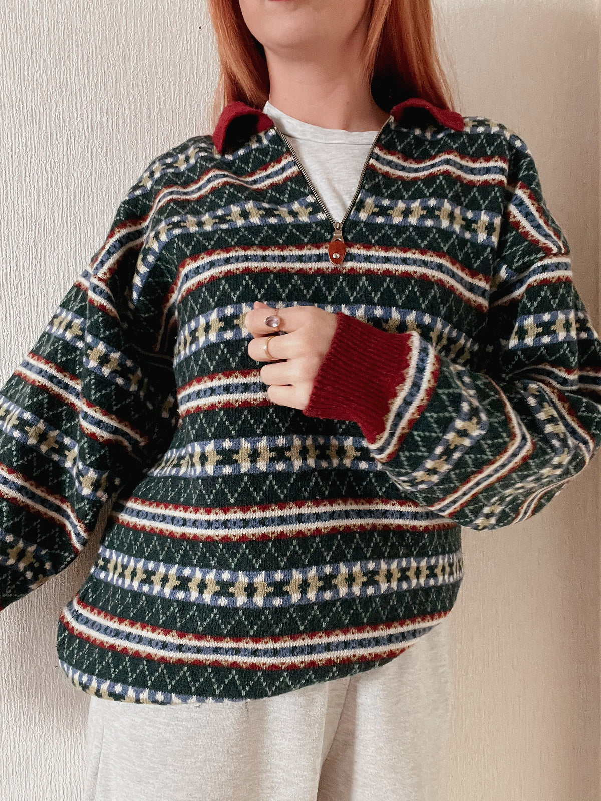 Pull vintage en maille vert foncé et rouge L