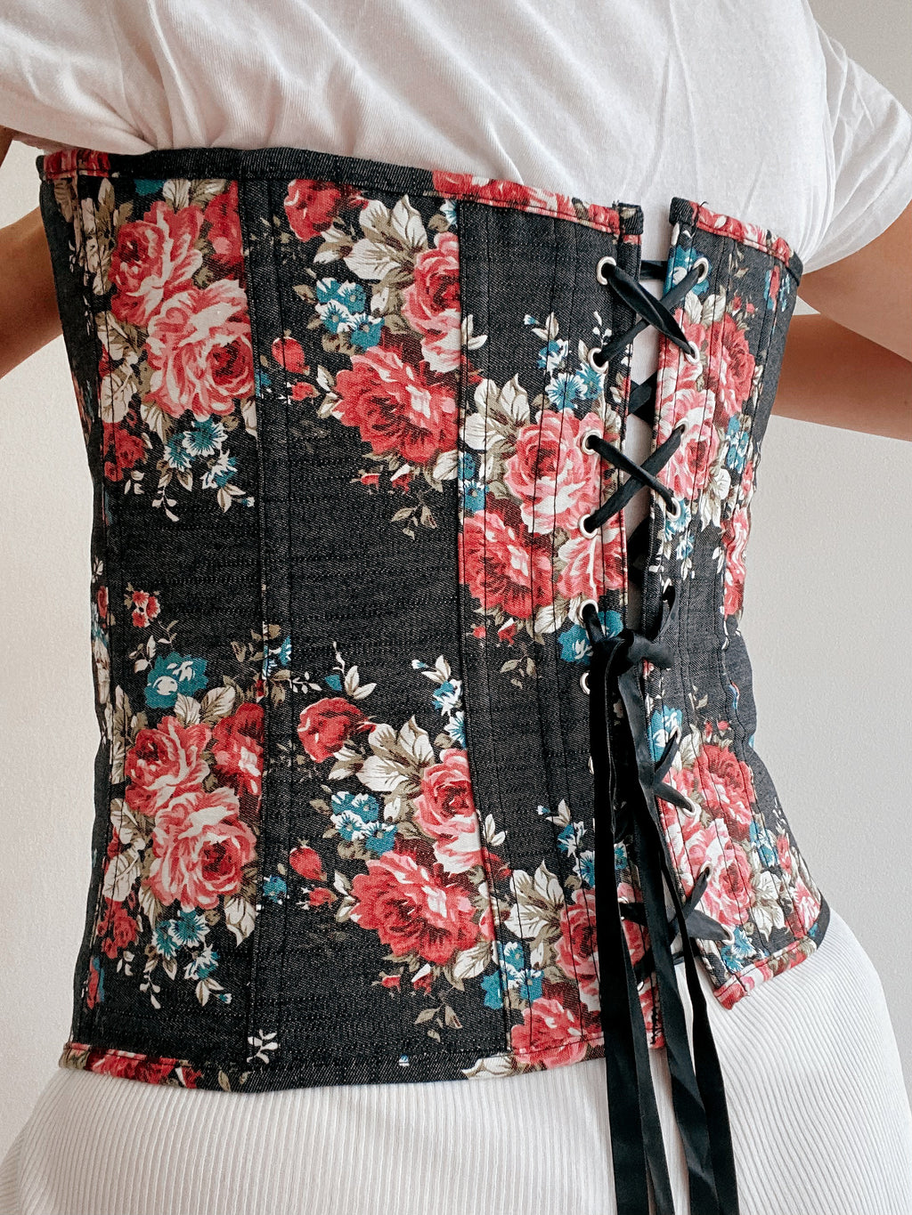 Corset/Lingerie noir à fleurs S
