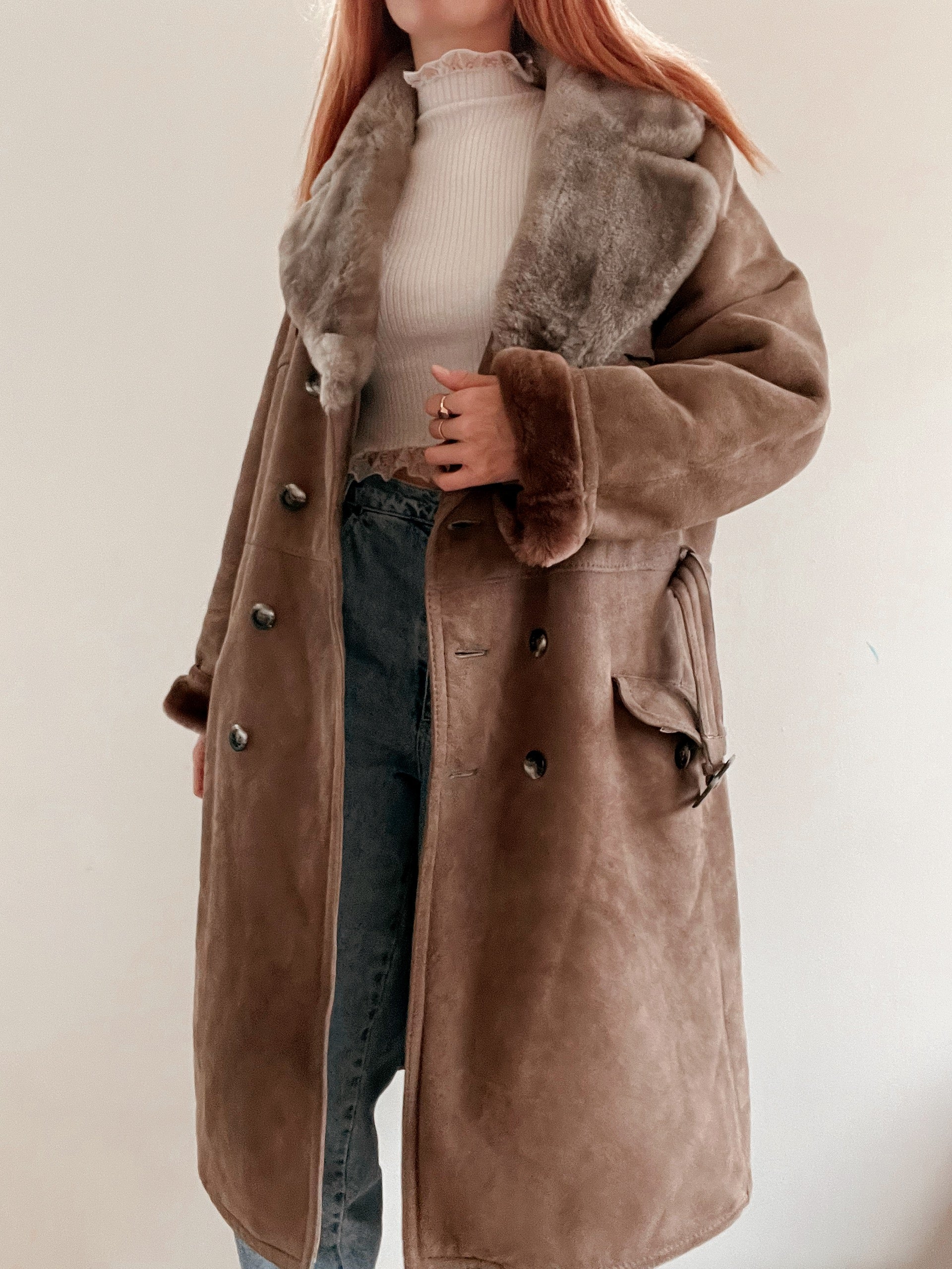 Braun/taupefarbener Lammfellmantel mit Wildleder-Außenseite M/L 