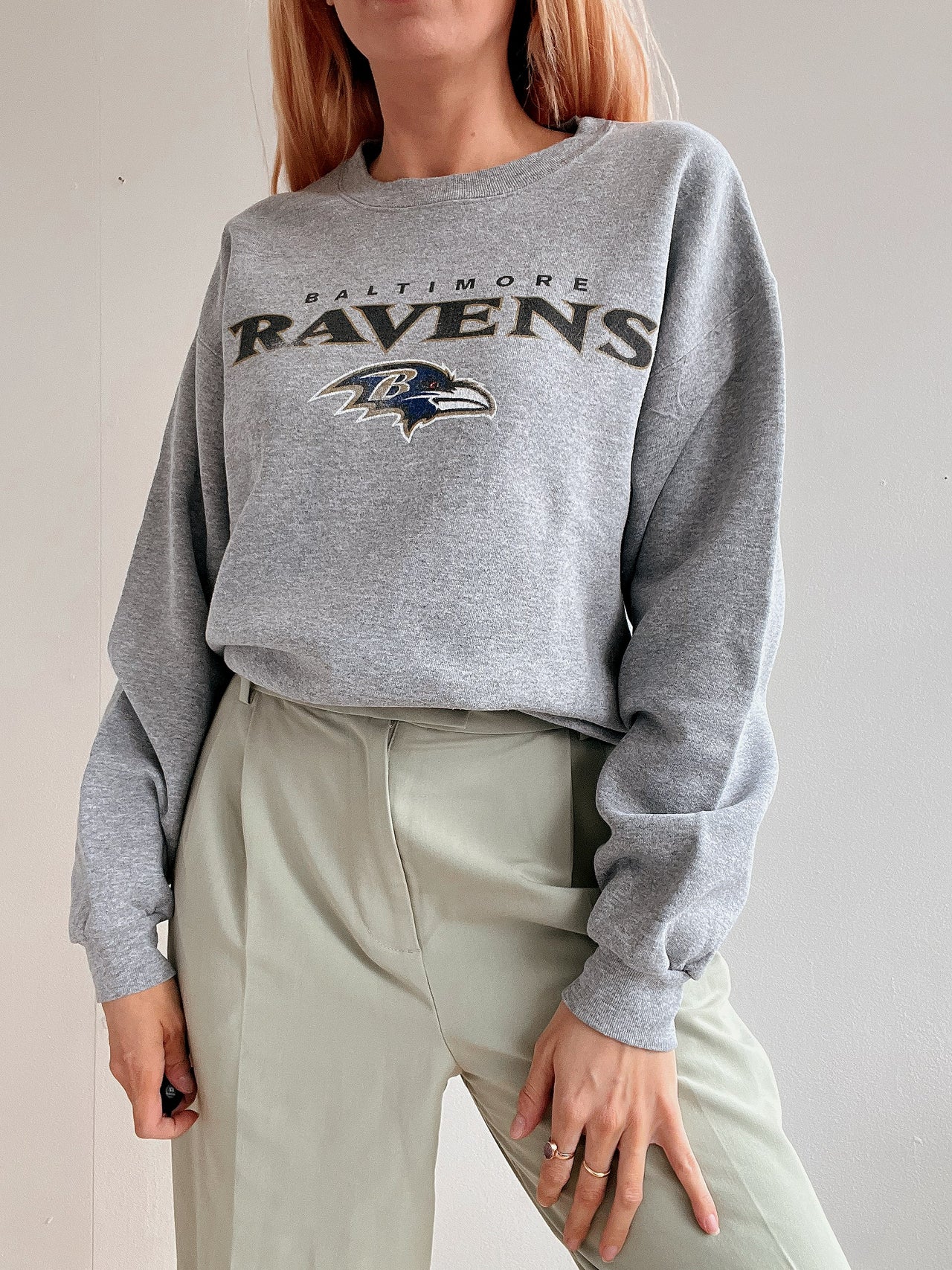 Vintage amerikanischer hellgrauer Ravens NFL Pullover M