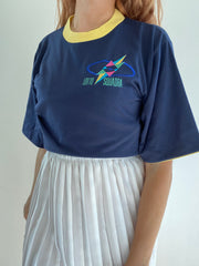 T-shirt vintage bleu foncé et jaune brodé Lotto S