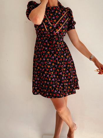 Robe vintage noire à fleurs S