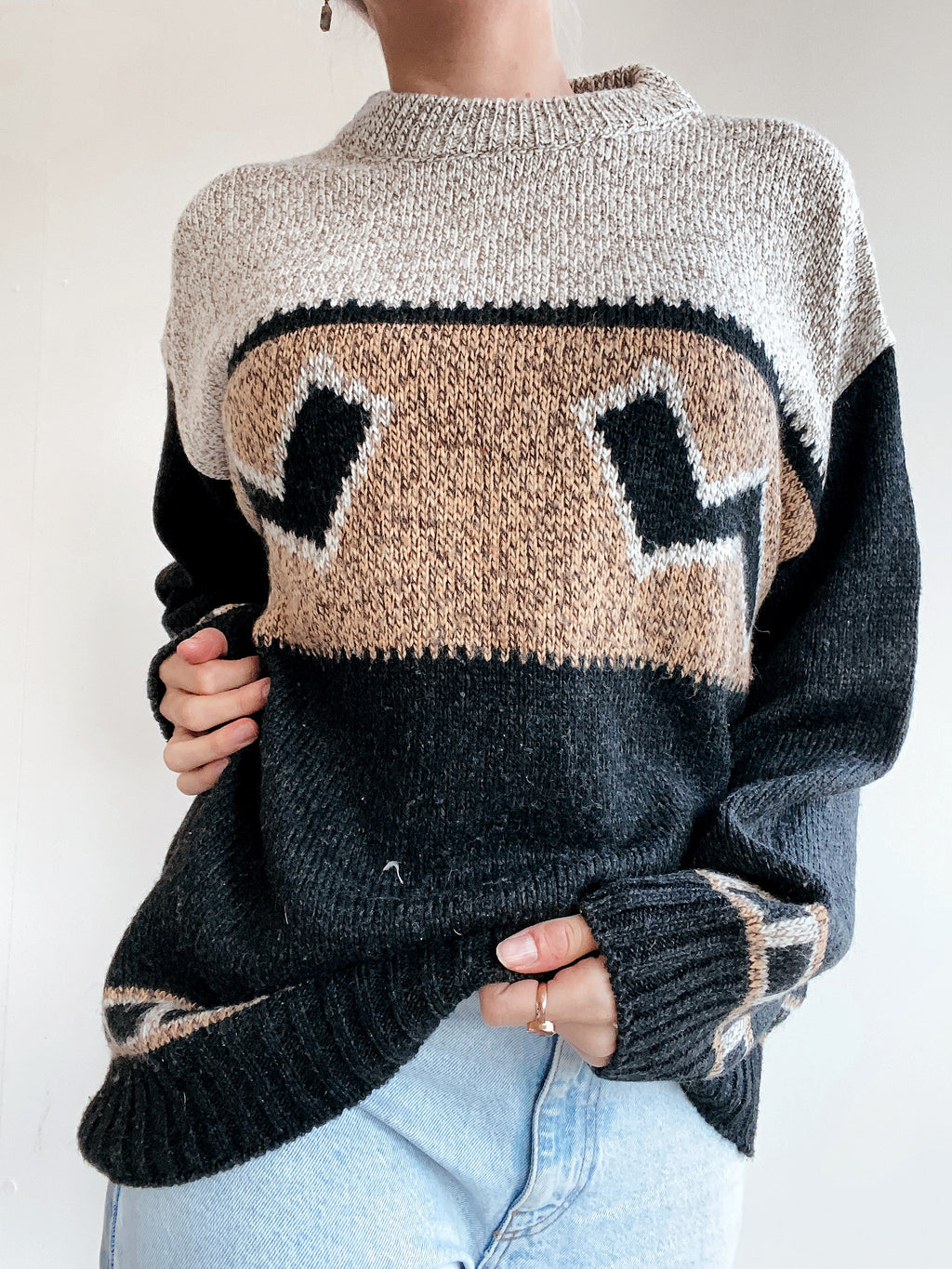 Blue knit turtleneck sweater with beige patterns M