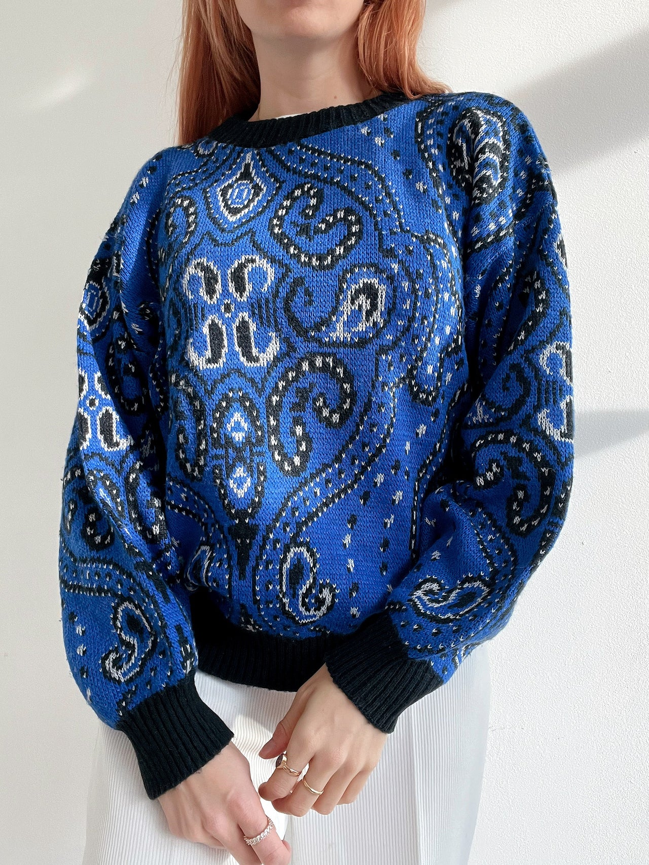 Pull vintage en laine bleu électrique et noir M