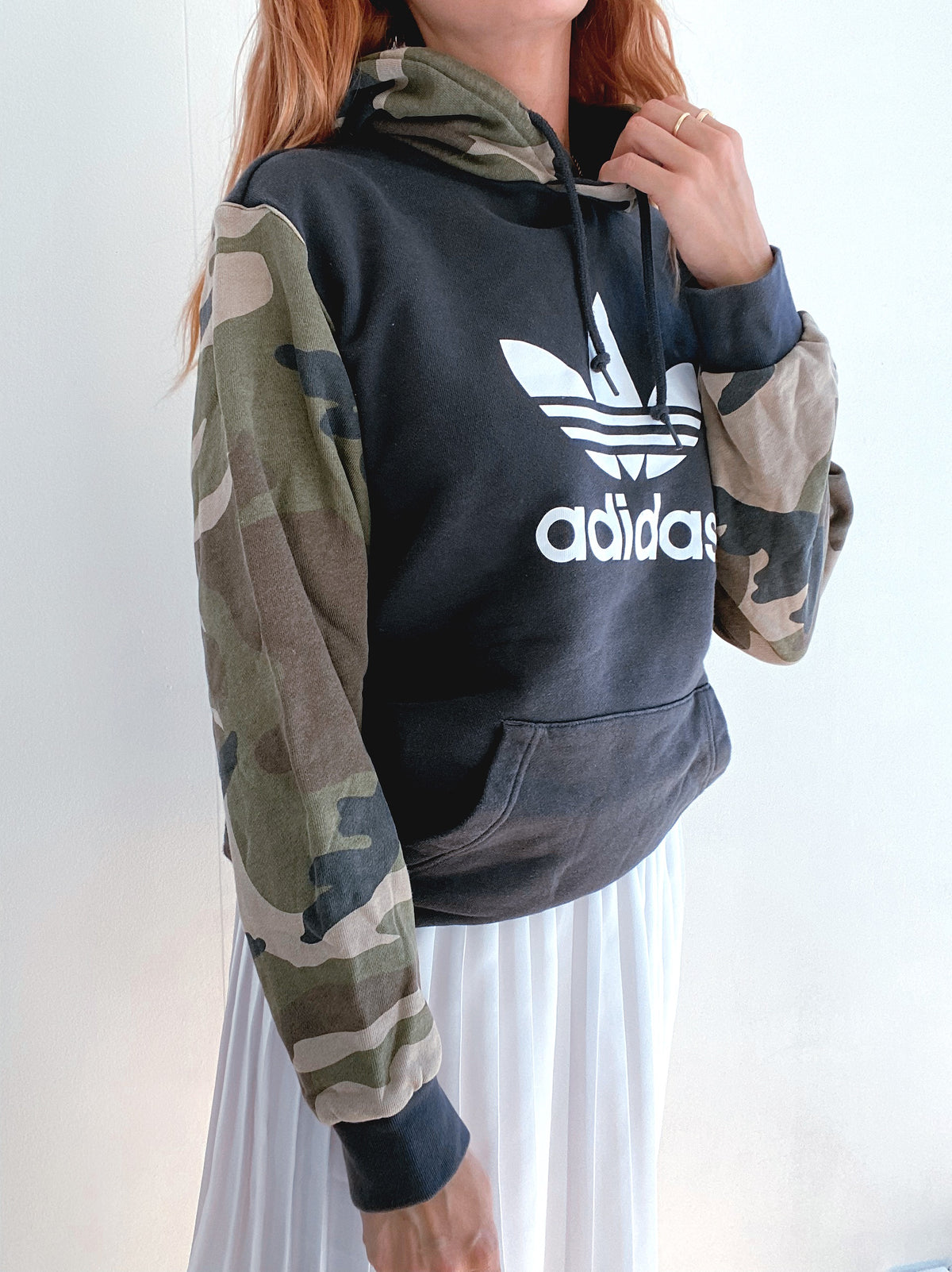 White and blue jacket with orange collar Adidas XL