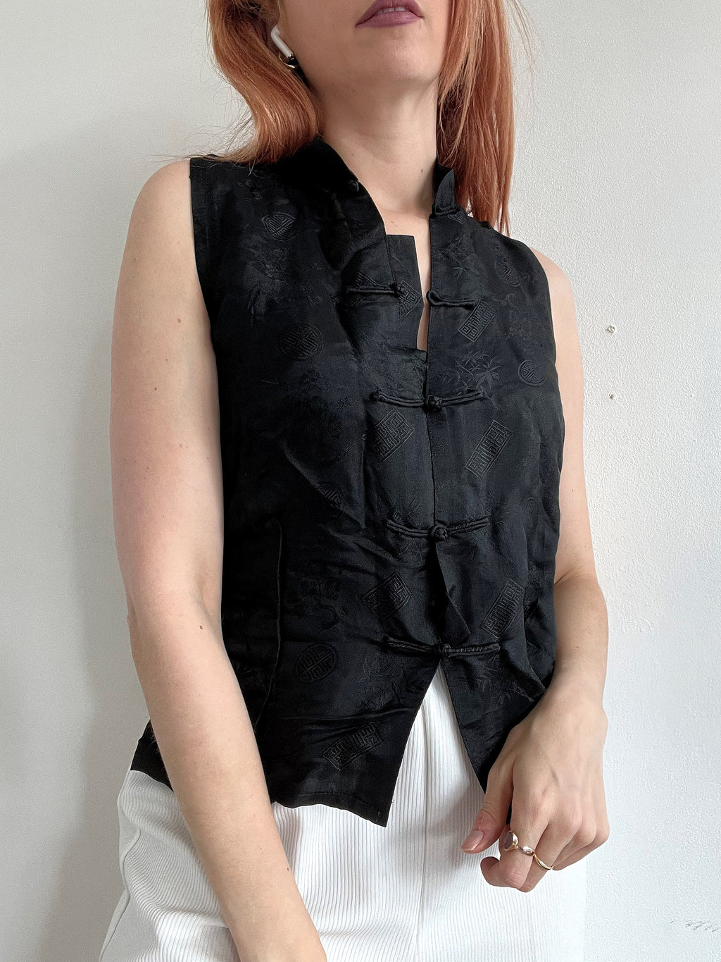 Glänzende schwarze Seidenbluse S/M