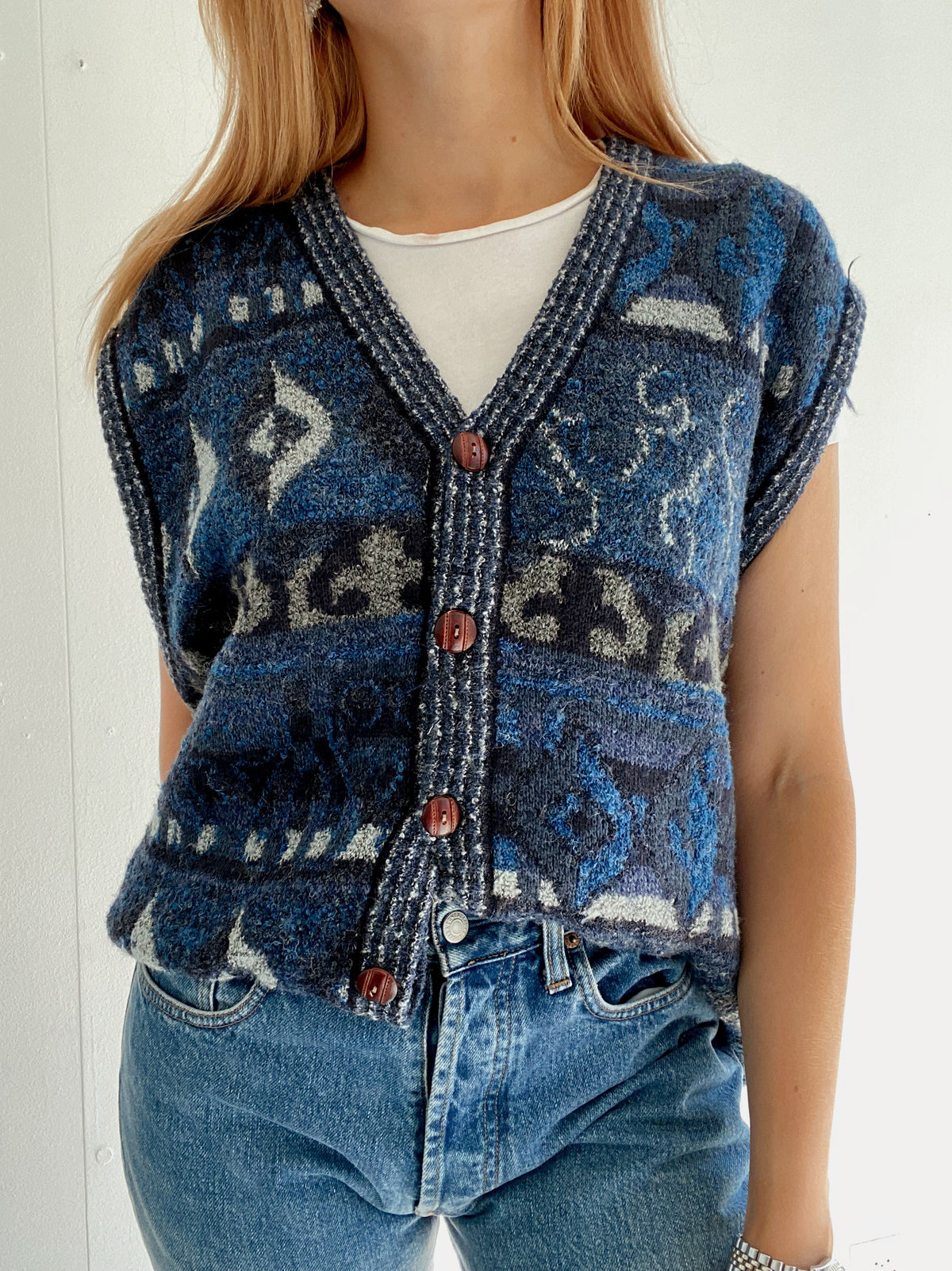 Gilet vintage sans manche en laine bleu à motifs