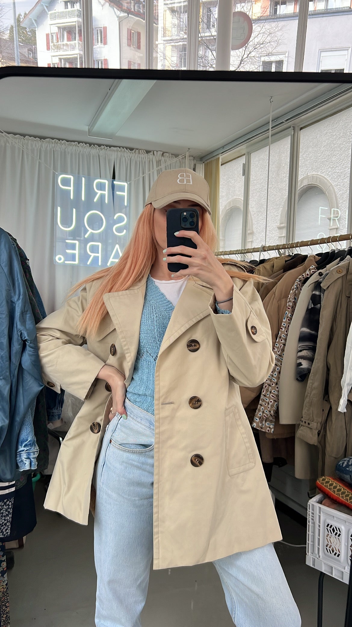 Kurzer Vintage-Trenchcoat in Beige, innen gefüttert M/L 
