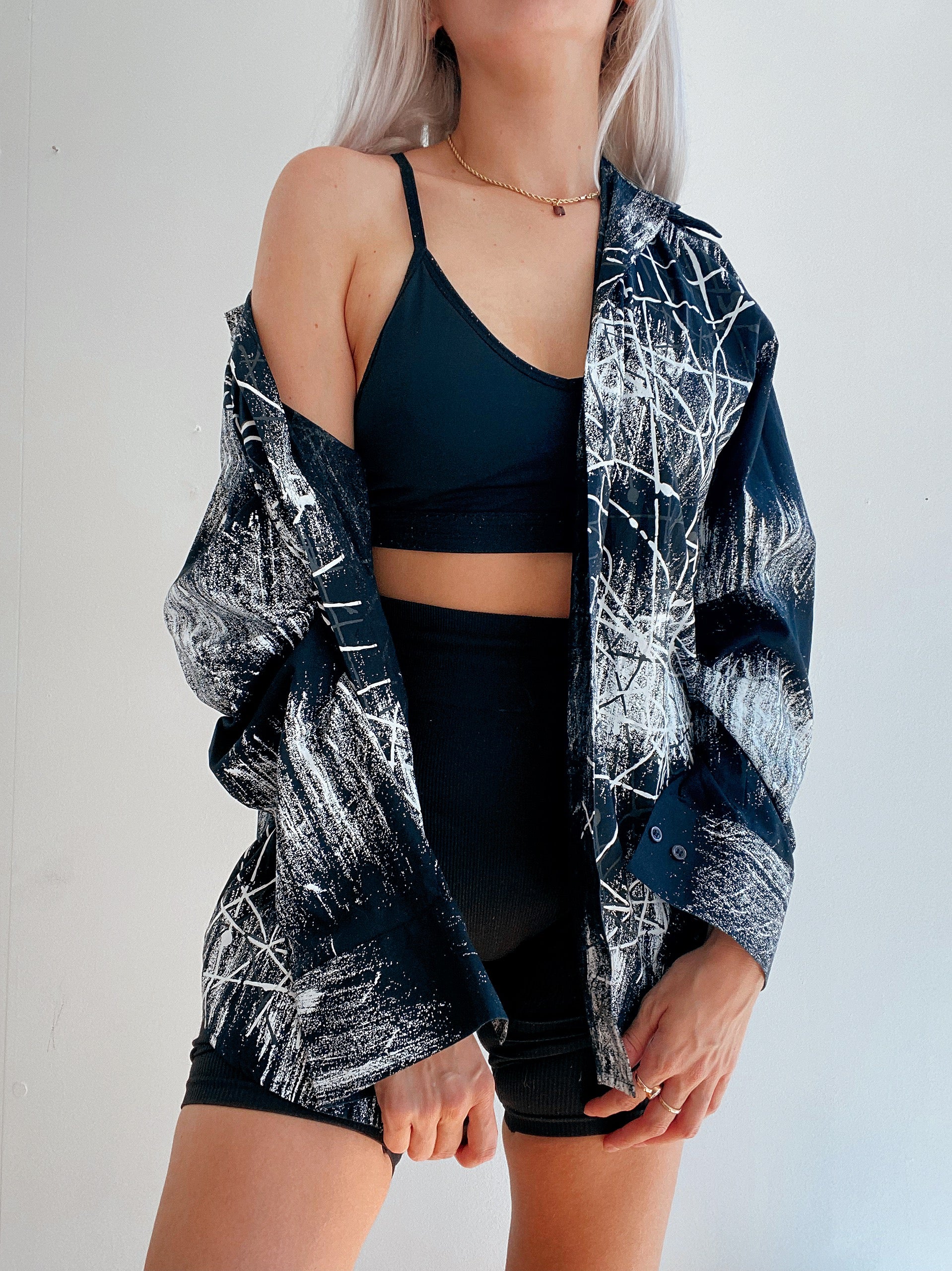 Chemise vintage 80’s 90’s noire et blanche à motifs L