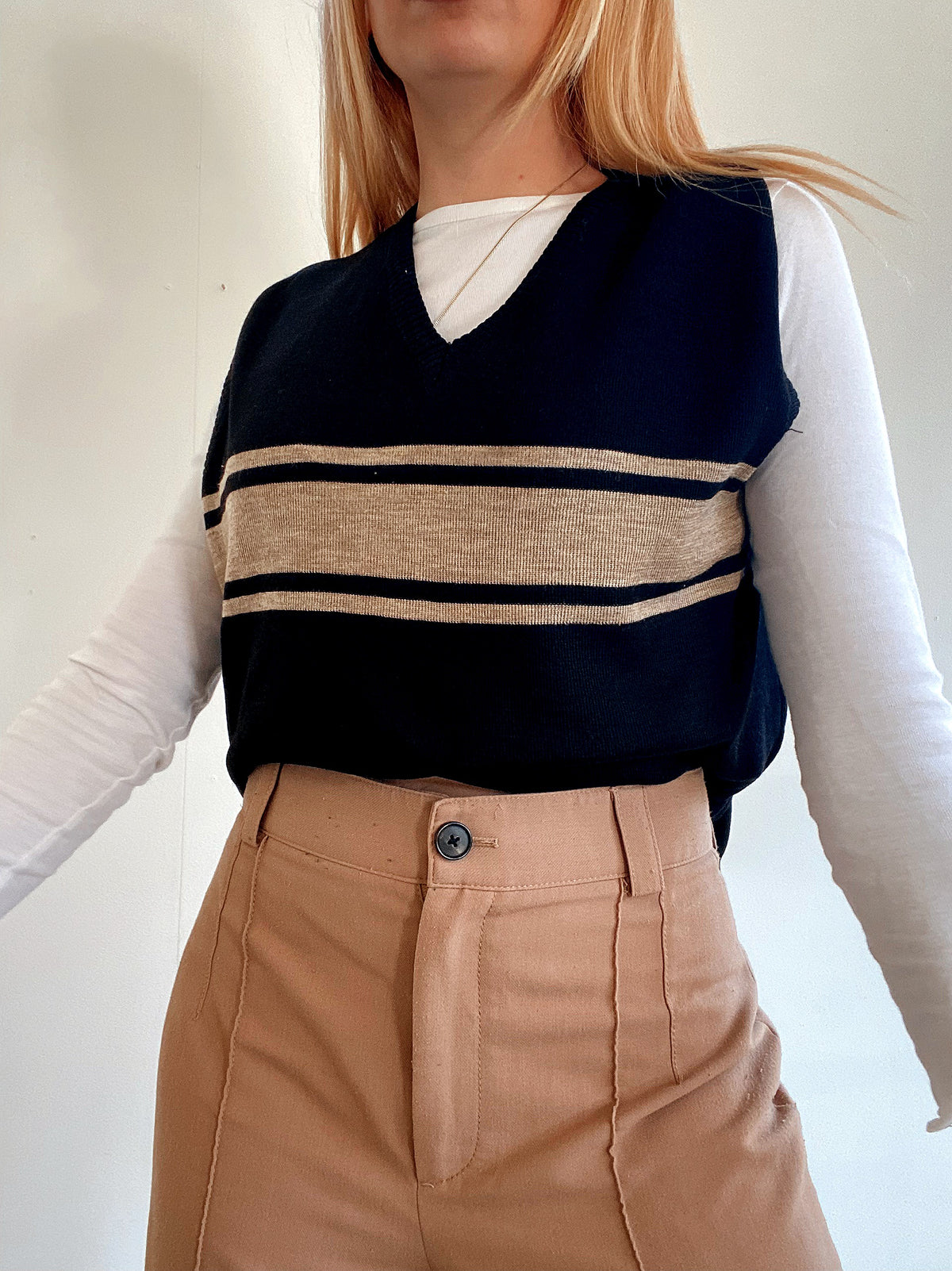 Gilet vintage sans manche noir et beige