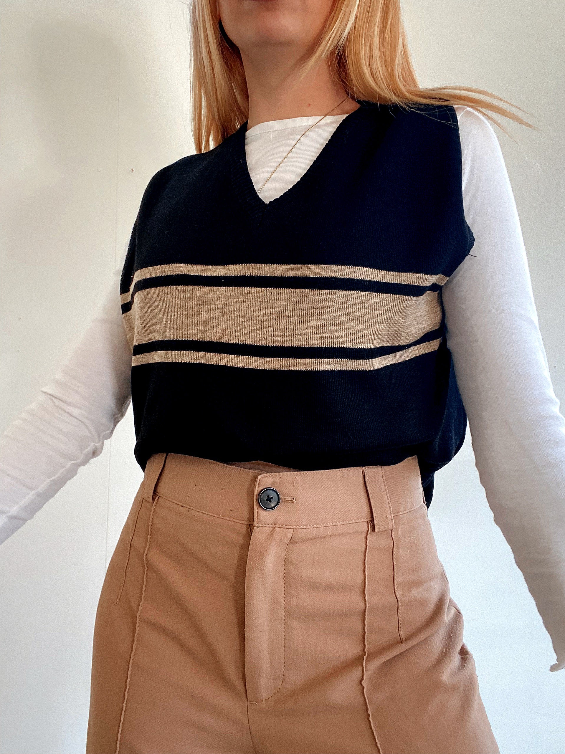 Gilet vintage sans manche noir et beige