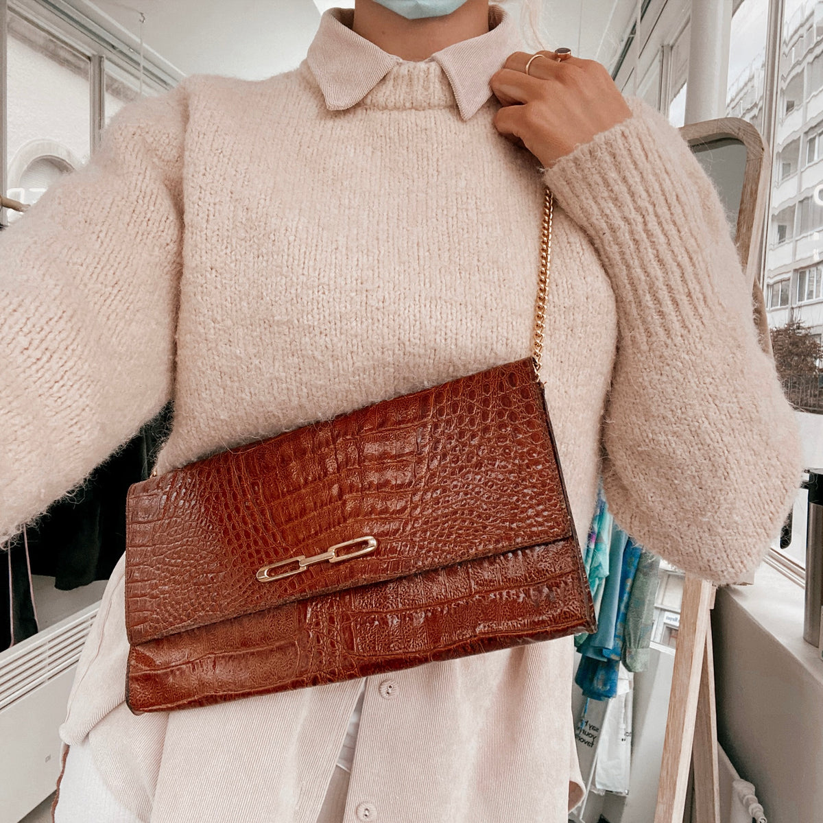 Pochette avec bandoulière brun serpent et doré