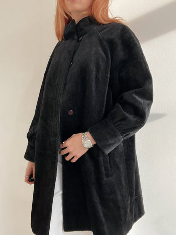 Manteau vintage noire en fourrure oversized S/M