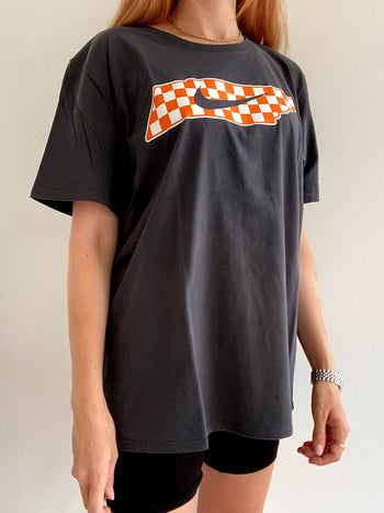 T-shirt vintage gris anthracite et orange Nike XL