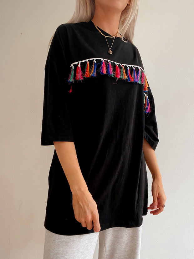 T-shirt / robe vintage noir avec pompons colorés XL