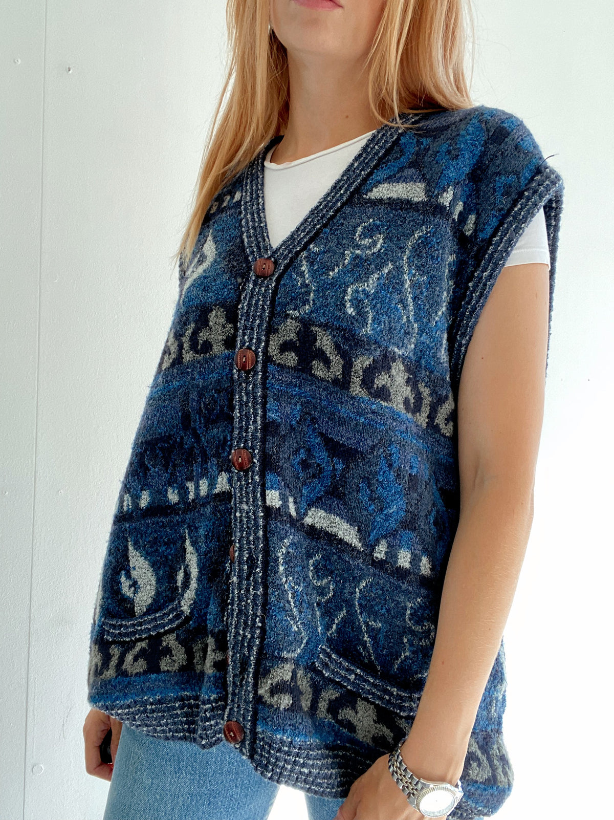 Gilet vintage sans manche en laine bleu à motifs