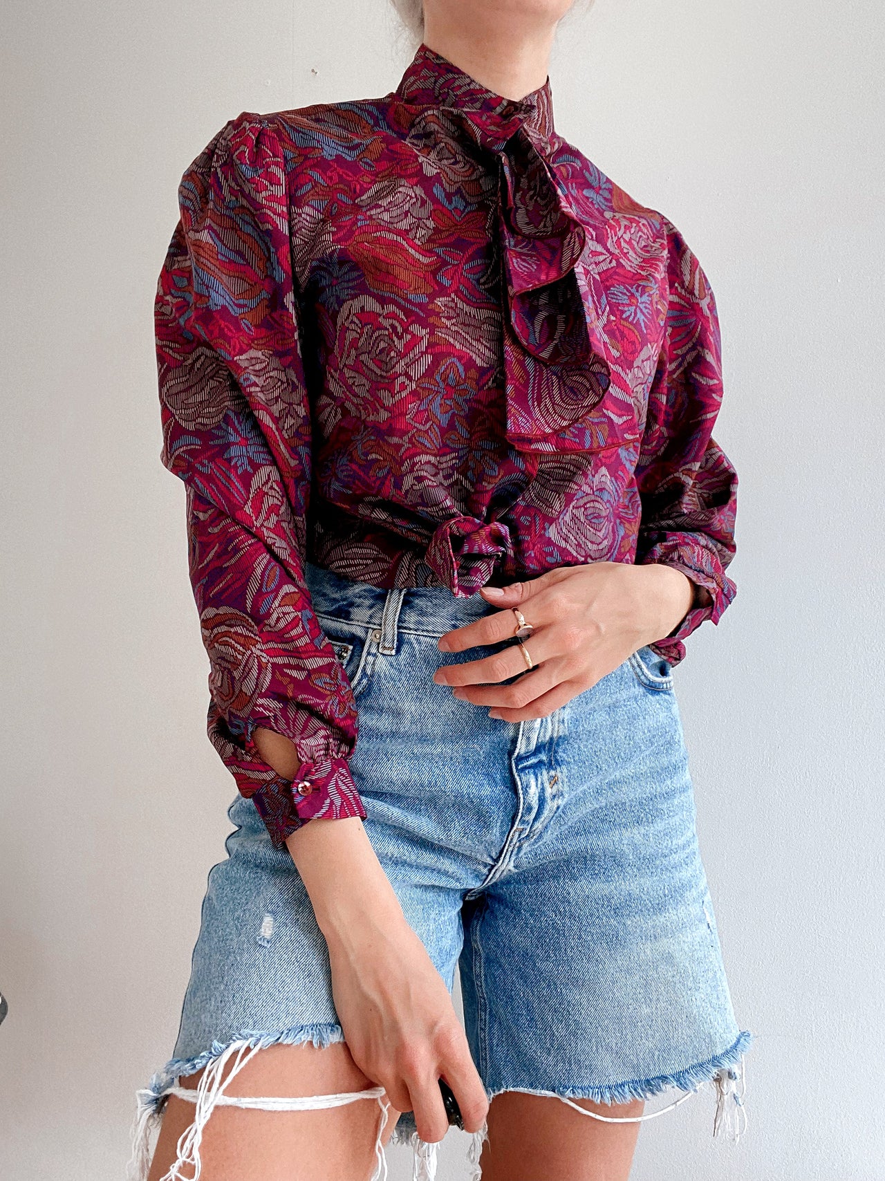 Vintage Bordeaux shirt with frilly collar XS