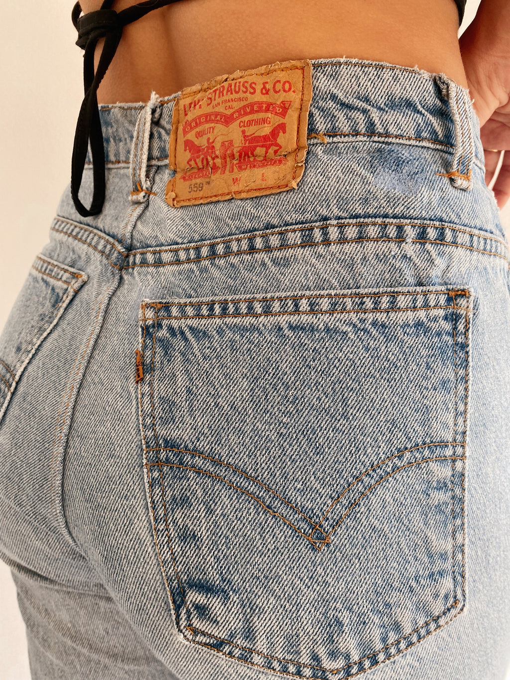 Levi's 559 hellblaue Jeanshose W28