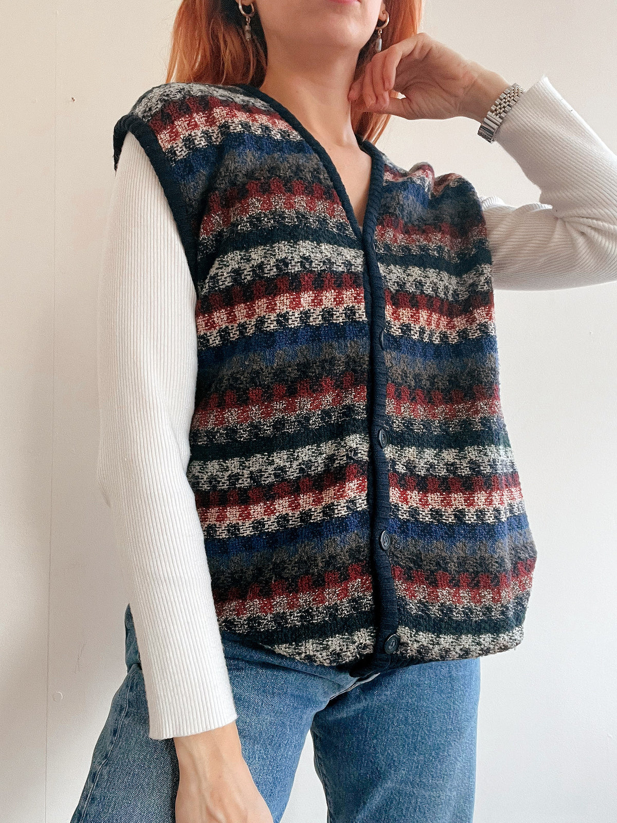Gilet sans manche bleu foncé rayé en maille