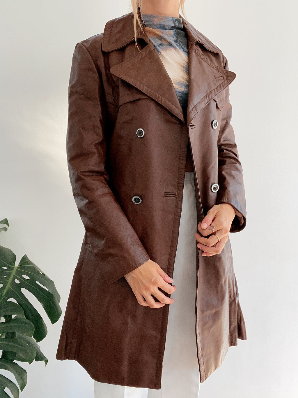 Trench en cuir mi-long marron M/L