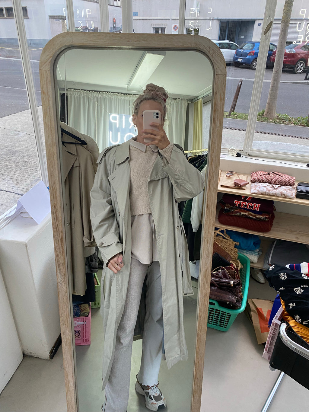 Trench Coat 70/80s beige, boutons beige, avec ceinture L